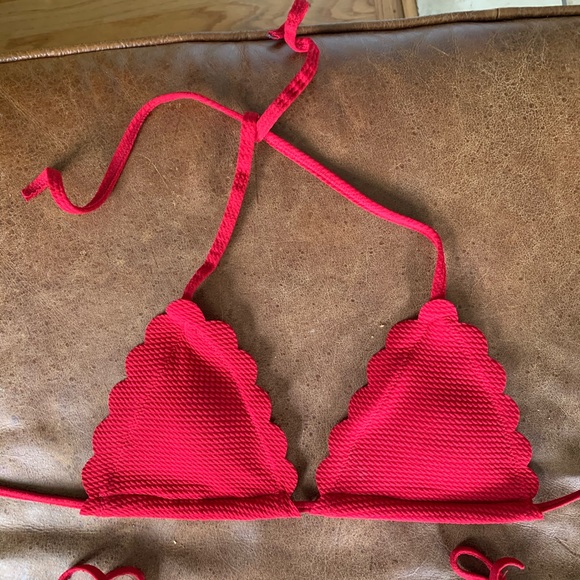 red scallop bikini - Picture 2 of 6
